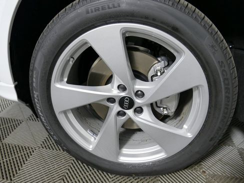 New 2025 Audi Q5 Premium Plus image 9