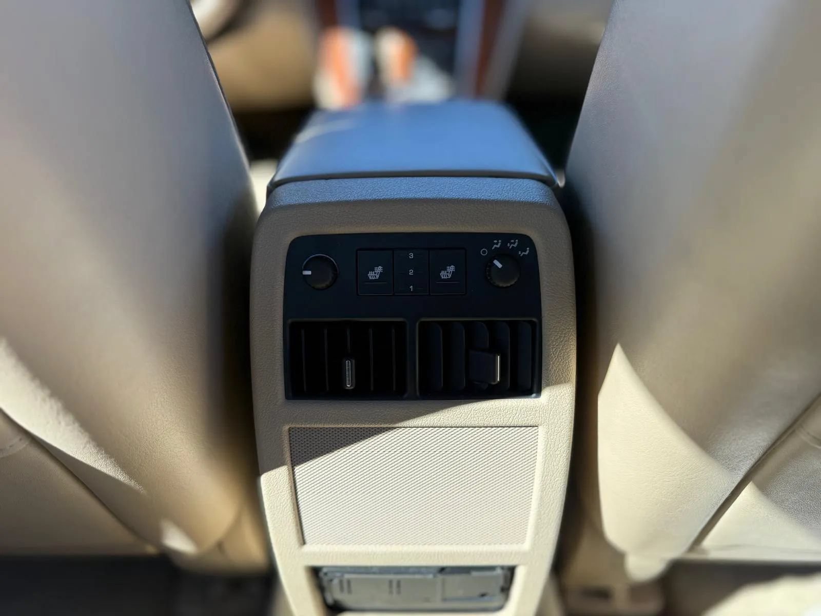 Used 2008 Cadillac STS AWD w/ Preferred Equipment Group image 26
