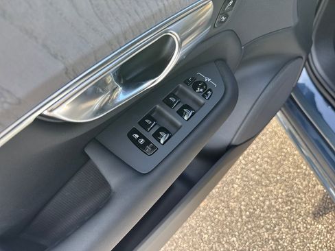 Certified 2025 Volvo XC90 T8 Ultra w/ Protection Package Premier image 14