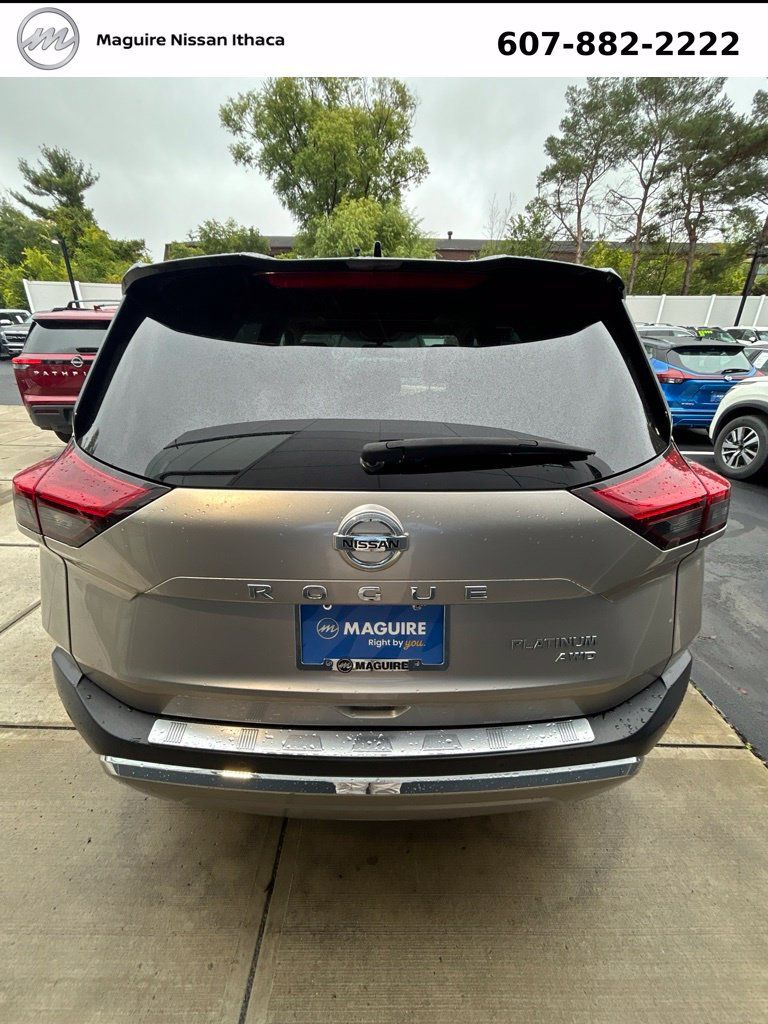 Used 2021 Nissan Rogue Platinum AWD/4WD image 3