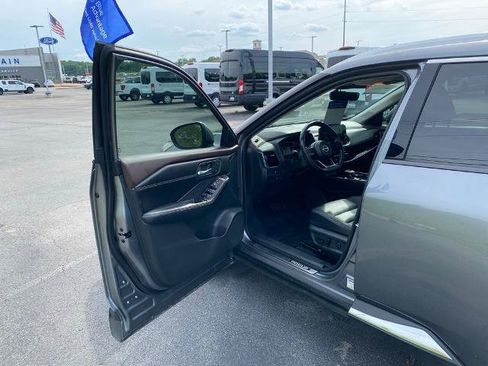 Used 2023 Nissan Rogue SL FWD image 10