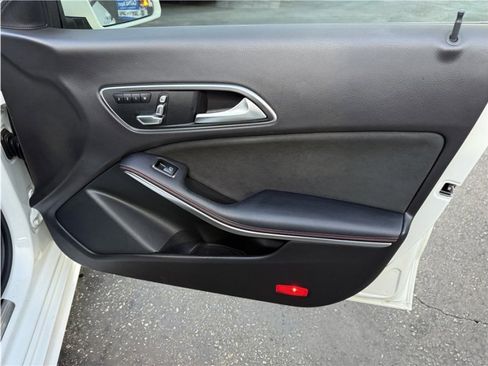 Used 2018 Mercedes-Benz CLA 250 image 29