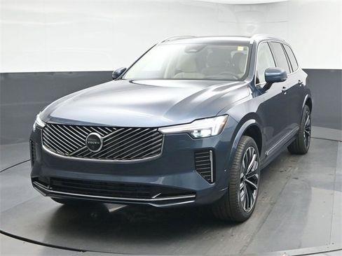 New 2026 Volvo XC90 B6 Ultra image 3