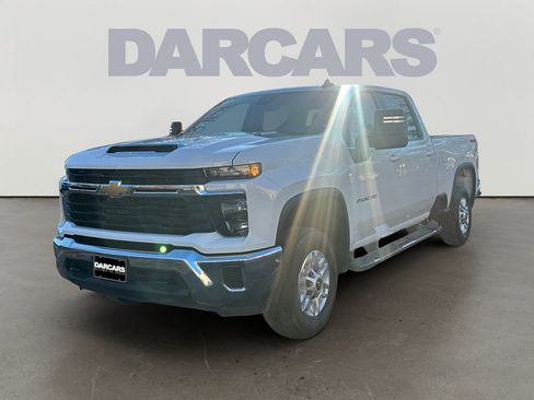 Used 2024 Chevrolet Silverado 2500 LT image 3
