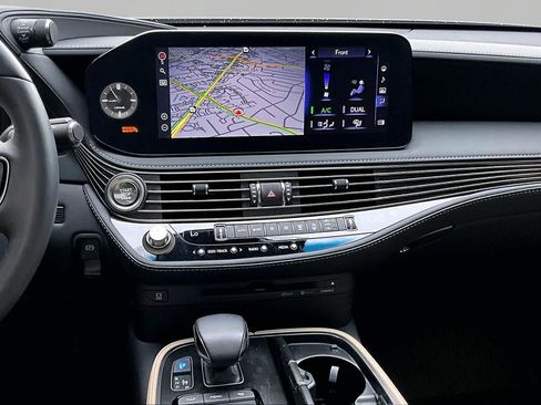 Used 2022 Lexus LS 500 AWD w/ Accessory Package (Z2) image 7