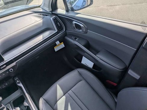 New 2025 Kia Sorento S w/ Panoramic Sunroof Package FWD image 16