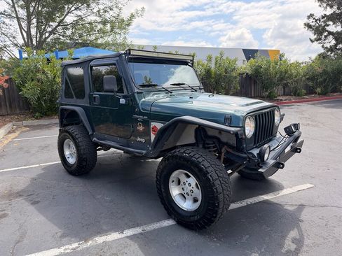 Used 2001 Jeep Wrangler Sahara AWD/4WD image 2