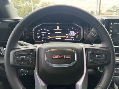 Used 2025 GMC Sierra 2500 SLT w/ SLT Premium Package image 11