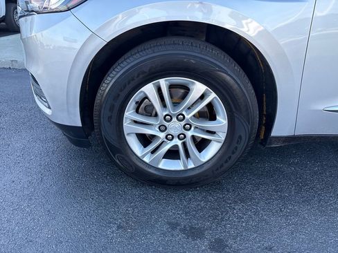 Used 2019 Buick Enclave Essence AWD/4WD image 31