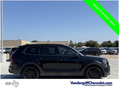 Used 2021 Kia Telluride EX w/ EX Premium Package AWD/4WD image 3