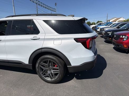 New 2026 Ford Explorer ST-Line AWD/4WD image 7