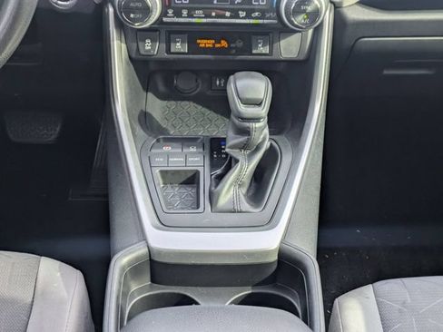 Used 2019 Toyota RAV4 XLE w/ Convenience Package FWD image 20