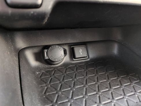 Used 2021 Toyota RAV4 XLE image 29