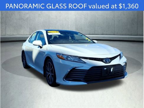 Certified 2021 Toyota Camry XLE image 4