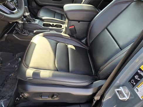 New 2025 Jeep Wrangler Unlimited Rubicon w/ XTREMEE 35" Tire Package image 12