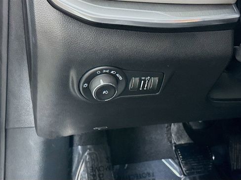 Certified 2024 Jeep Compass Limited image 17