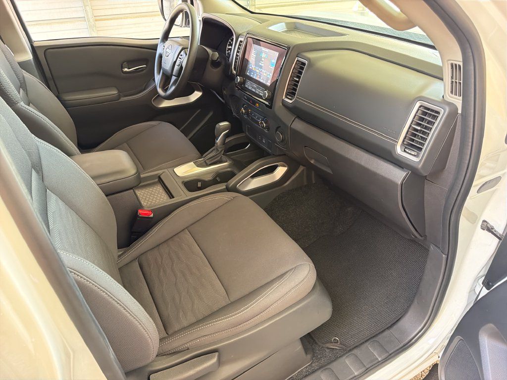 Used 2024 Nissan Frontier SV RWD image 27