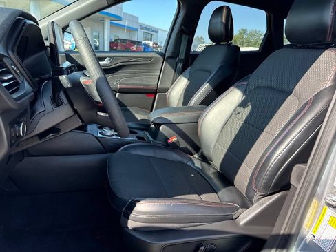 Used 2023 Ford Escape ST-Line w/ Tech Pack #1 AWD/4WD image 12