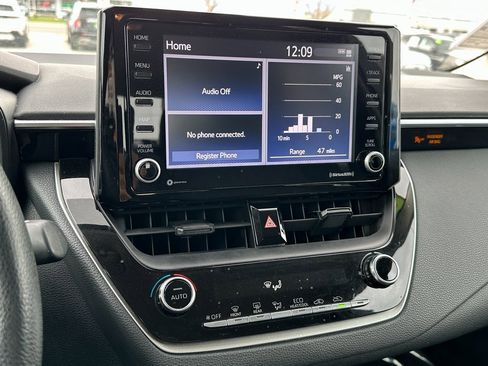 Used 2022 Toyota Corolla LE image 28