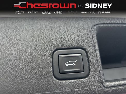 Used 2023 GMC Terrain SLT image 30