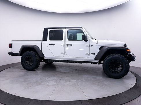 Used 2025 Jeep Gladiator Sport AWD/4WD image 36