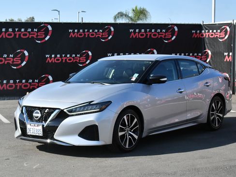 Used 2023 Nissan Maxima SV w/ Floor Mat Group FWD image 3