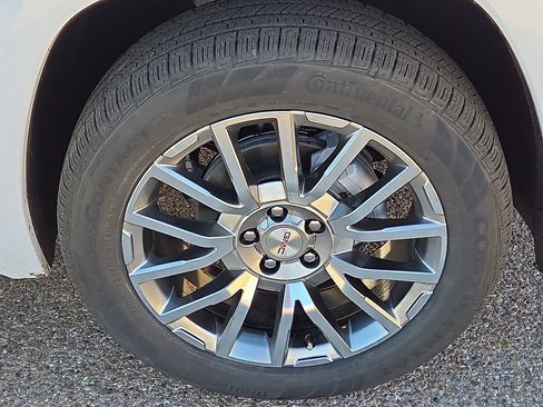 New 2026 GMC Terrain Denali w/ LPO, Floor Liner Package image 6