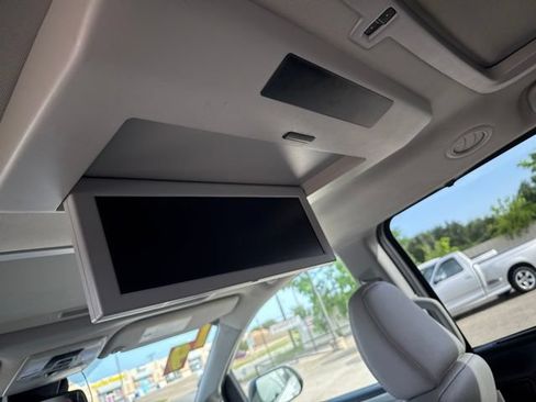 Used 2019 Toyota Sienna Limited Premium FWD image 31