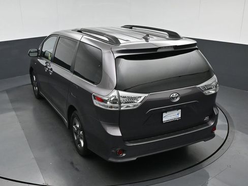 Used 2020 Toyota Sienna SE Premium image 73