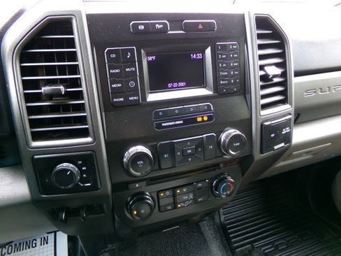 Used 2017 Ford F450 XL image 19