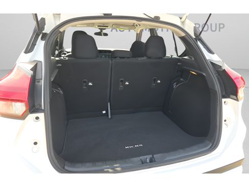 Used 2024 Nissan Kicks SR FWD image 13
