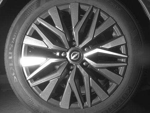 Used 2025 Nissan Altima 2.5 SV FWD image 15