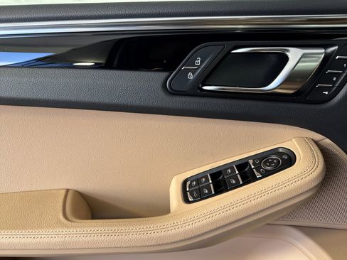 New 2026 Porsche Macan AWD/4WD image 12