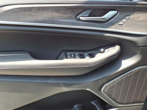 New 2026 Jeep Grand Cherokee Limited AWD/4WD image 11