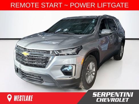 Used 2023 Chevrolet Traverse LT image 1