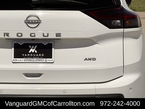 Used 2024 Nissan Rogue S image 5