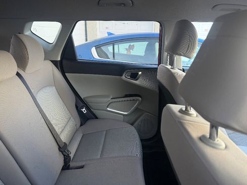 Used 2025 Kia Soul LX image 8