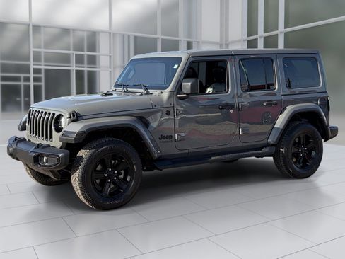 Used 2021 Jeep Wrangler Unlimited Sahara AWD/4WD image 2