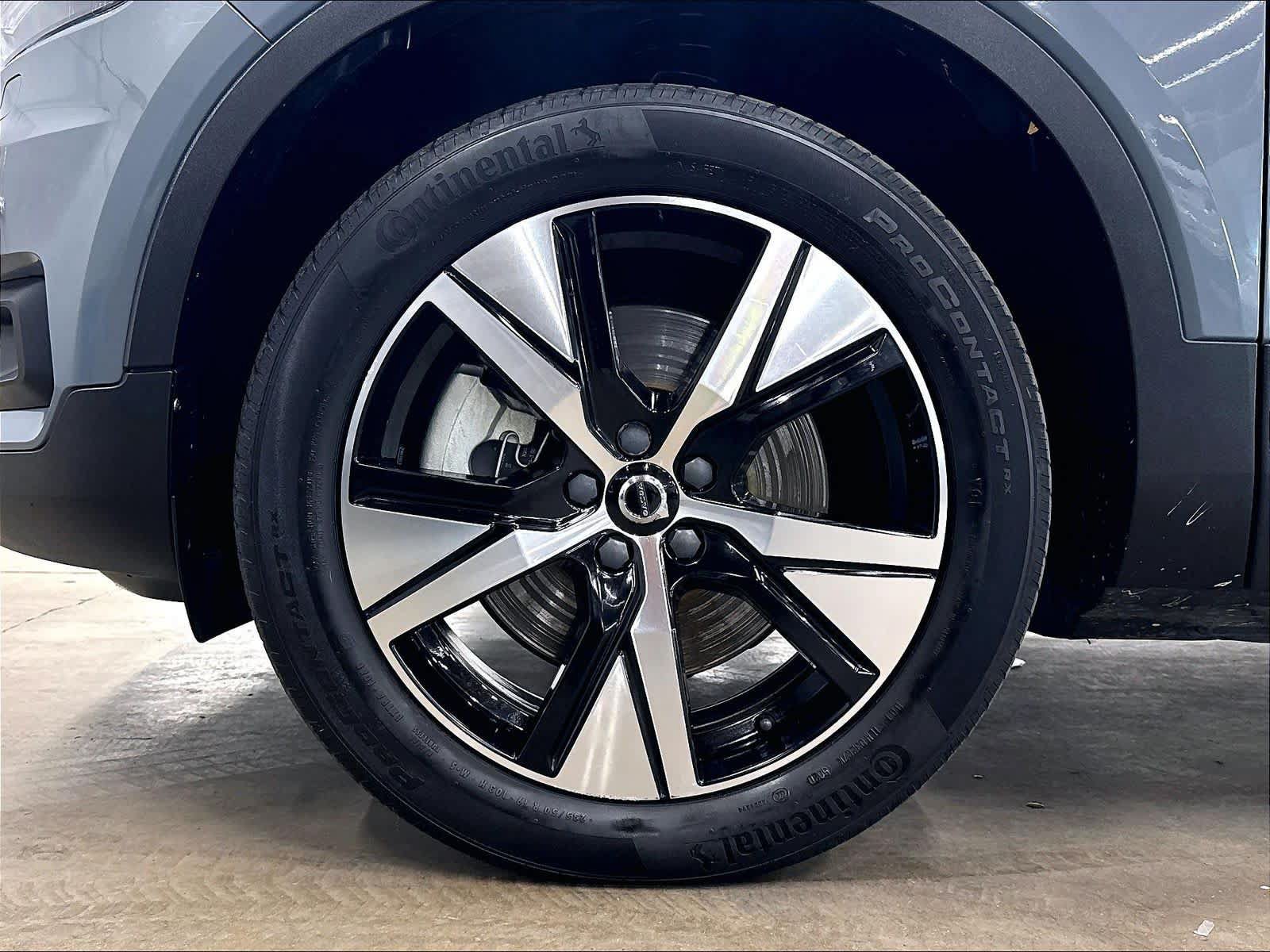 Used 2021 Volvo XC40 P8 Recharge w/ Advanced Package AWD/4WD image 11