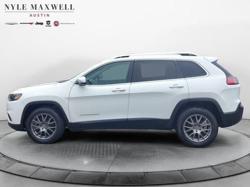 Used 2019 Jeep Cherokee Latitude w/ Popular Appearance Group image 12