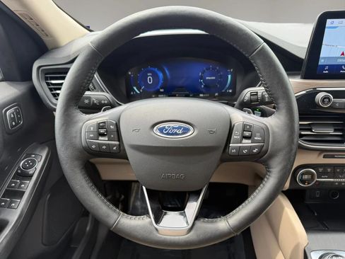 Used 2020 Ford Escape Titanium AWD/4WD image 16