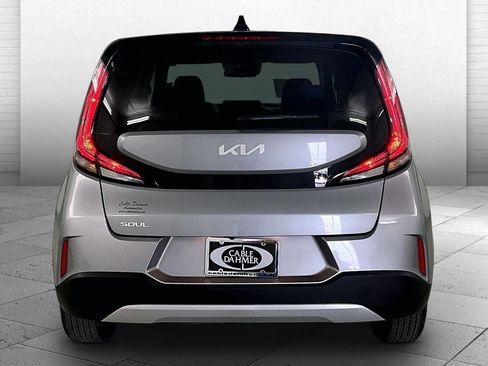Used 2025 Kia Soul LX FWD image 3
