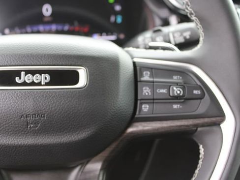 Used 2023 Jeep Grand Cherokee 30th Anniversary image 15