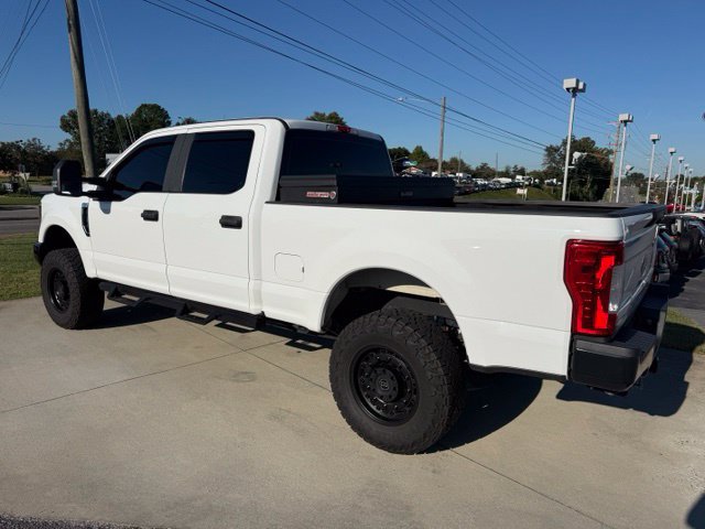 Used 2018 Ford F250 XL w/ Power Equipment Group AWD/4WD image 6