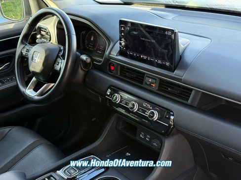 Certified 2025 Honda Pilot EX-L image 8
