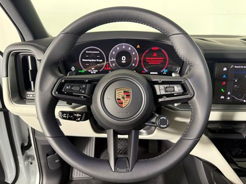 Certified 2025 Porsche Cayenne image 37