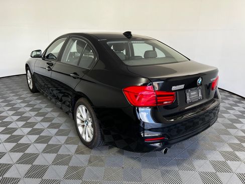 Used 2018 BMW 320i Sedan RWD image 7