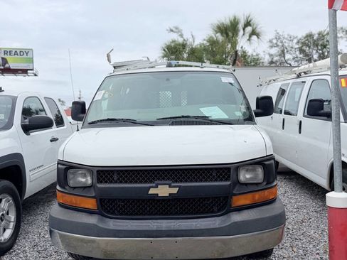 Used 2014 Chevrolet Express 2500 RWD image 1