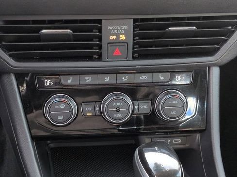 Used 2024 Volkswagen Jetta SE image 24