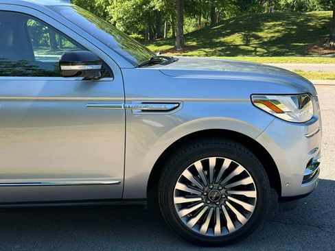 Used 2020 Lincoln Navigator Reserve w/ Luxury Package AWD/4WD image 11